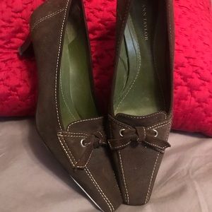 Ann Taylor Brown Suede Pumps